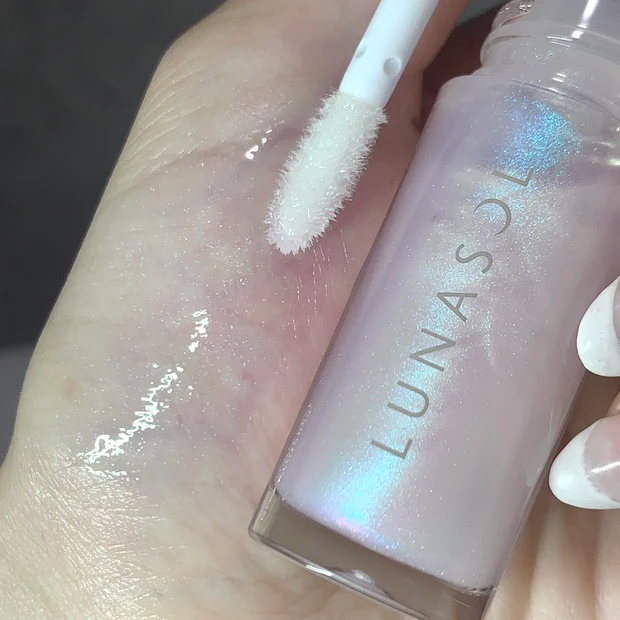 ルナソル イルミネイティングリップオイル EX01 Unicorn Tail スウォッチ