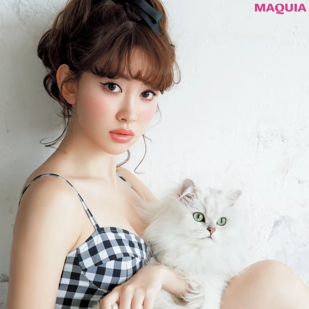 自由で、気ままで、とびきりセクシーな「こじはる」と「猫」