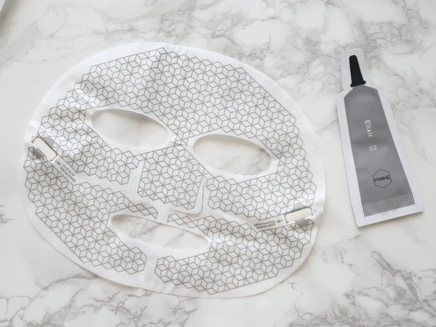 微小電流が発生する美容マスク！？おこもり美容に最適なご褒美アイテムをレビュー_4