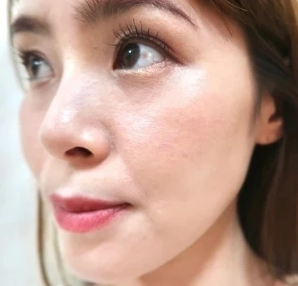 「マスク フィット レッド クッション」 着画像