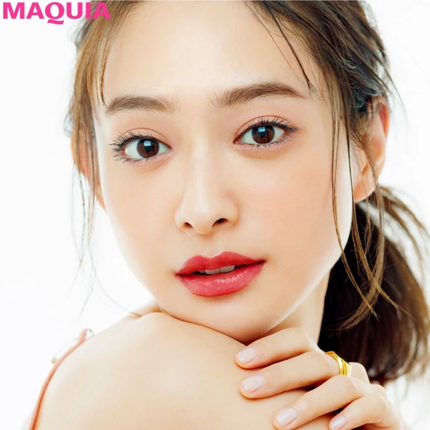 洒落感と親しみを絶妙に両立！ ウォームベージュでつくる憧れ印象