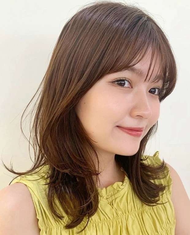 ヘアカタログ ミディアム ミディアムヘア 前髪あり サイド