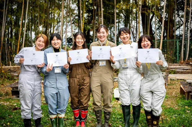 ゲラン　サステナビリティ　アベイユ ロイヤル　養蜂　SDGs　WOMEN FOR BEES　ミツバチ-7