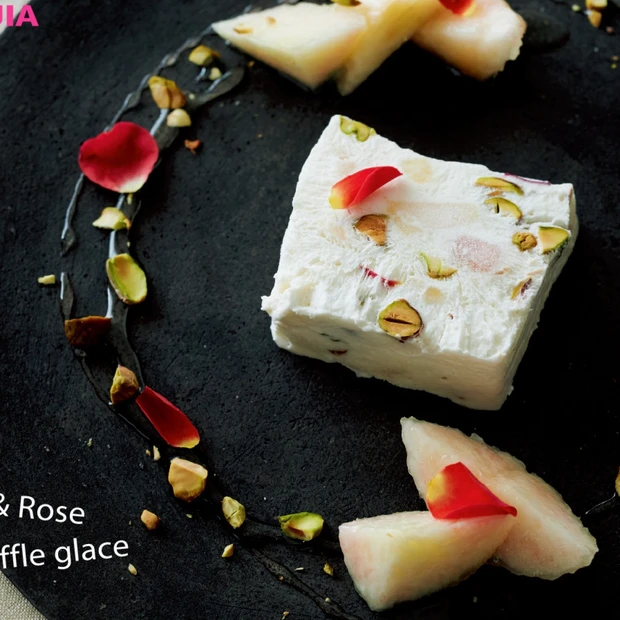 ビューティ食材で乙女心もアップ！ ”桃とバラのスフレグラッセ”のデザート…