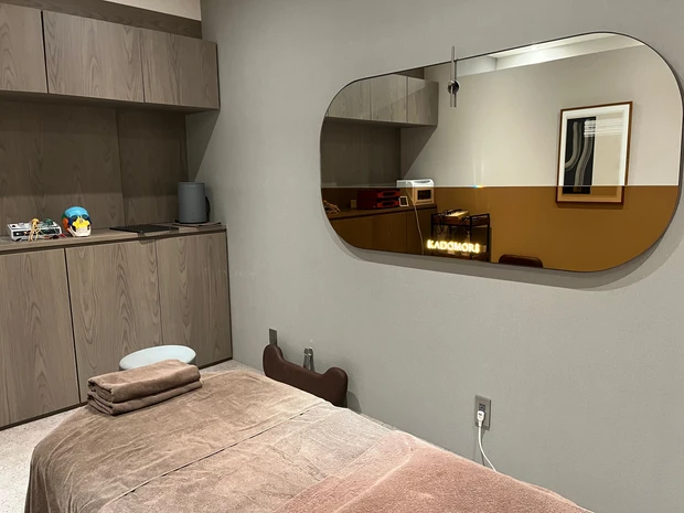 カドモリ 小顔 小顔矯正 骨格矯正 美容鍼 ハリネズミ エラ 頬骨 フェイスライン