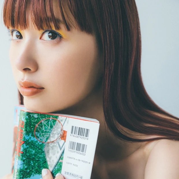 鈴木えみが影響を受けた本や映画は? 夢中になったカルチャーを紹介!