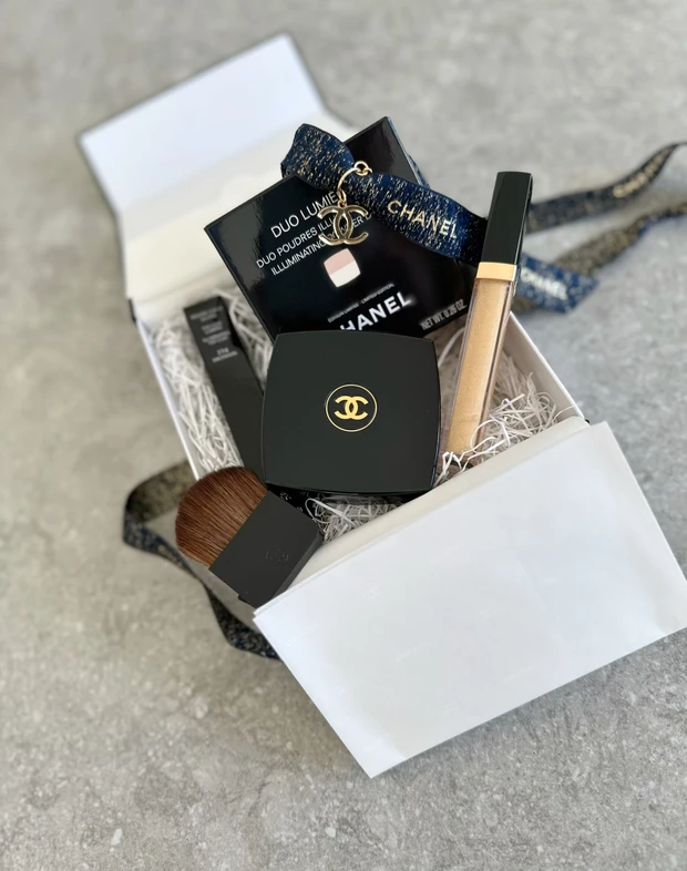 これは可愛すぎてため息もの、、
𝑪𝑯𝑨𝑵𝑬𝑳 𝒉𝒐𝒍𝒊𝒅𝒂𝒚 𝒄𝒐𝒍𝒍𝒆𝒄𝒕𝒊𝒐𝒏 2023♡動画あり♡_2