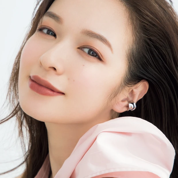 春のブラウンリップは赤みがポイント! おすすめアイテム&メイクテクを公開