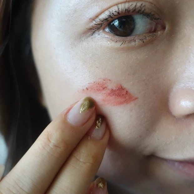 中国コスメ INTOU INTOYOU スーパーマットリップ＆チークマッド マルチコスメ 泥テクスチャー バズりコスメ　EM05 美人シナモン