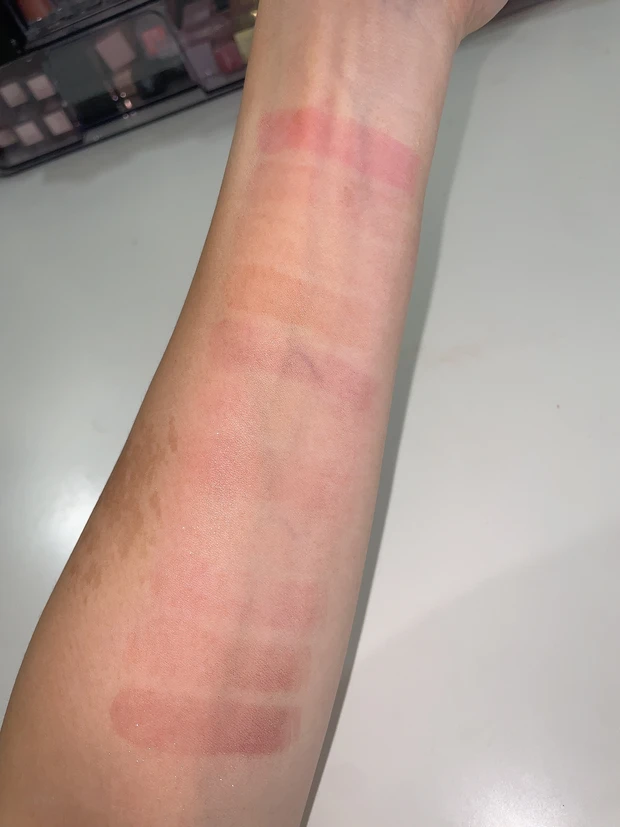 ケイト リップモンスター 全種 色持ち 比較