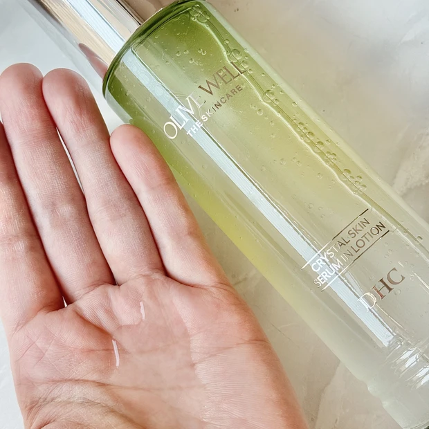 1本で化粧水と美容液の2役！DHC初のセラムインローションでふっくら艶肌へ。