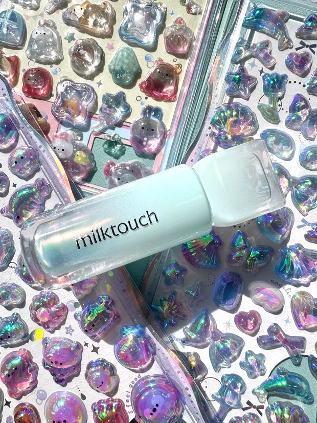 みんな大好きミルクタッチのグロス♡
水色好きさん集合♡_1