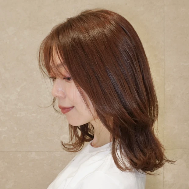 2025年夏のミディアムレイヤーカット!毛量多くても巻きやすい&オリーブベージュで透明感_9