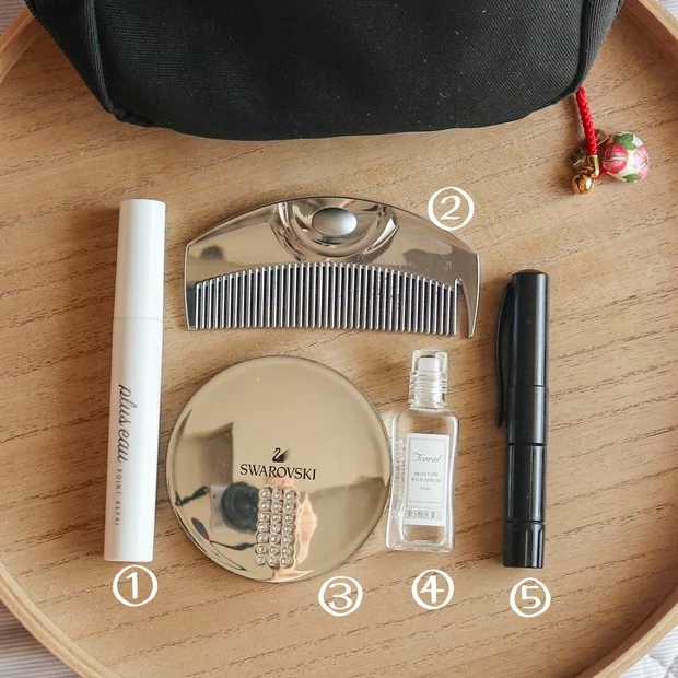 アラサー会社員のポーチ