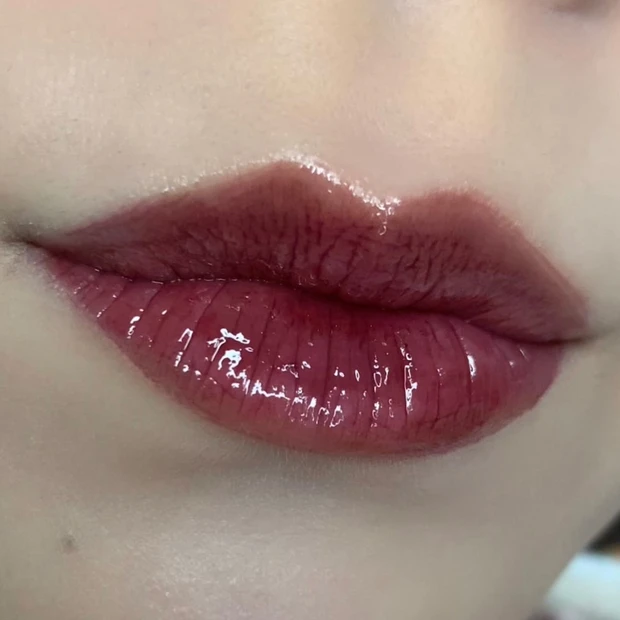 Laka ラカ フルーティーグラムティント 123アンスウィートベリー 使用イメージ