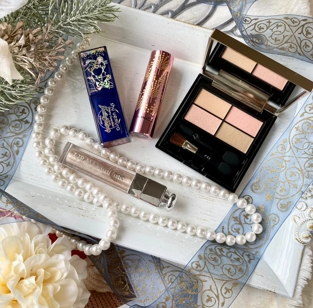 【自己紹介♡】
9年目に突入!!『限定♡』『キラっ、ツヤっ』コスメに目がない、MAQUIAインフルエンサーえりです。_3_1