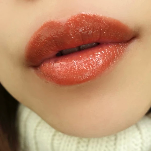 SUQQU スック 2023 春コスメ 春新作 新色 スウォッチ メイク How to 使い方 草木染 トリートメント ラッピング リップ 煉瓦色