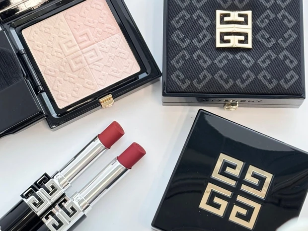 ジバンシイのクチュール コレクションを全色スウォッチ！ 新しい4Gパターンを纏ったパッケージにも注目