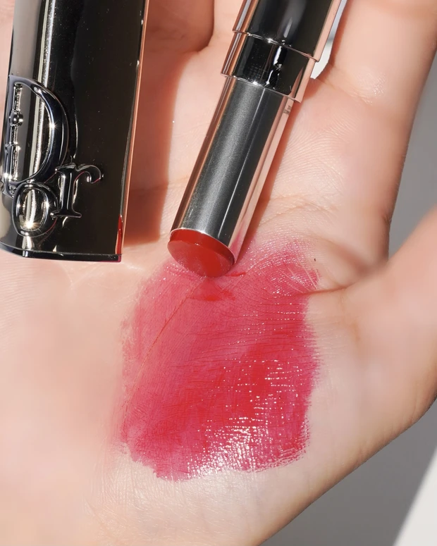 Diorホリデー限定品をスウォッチ。【クリスマスコフレ2022】華やかなクリスマスが今年もついに登場。_4_1