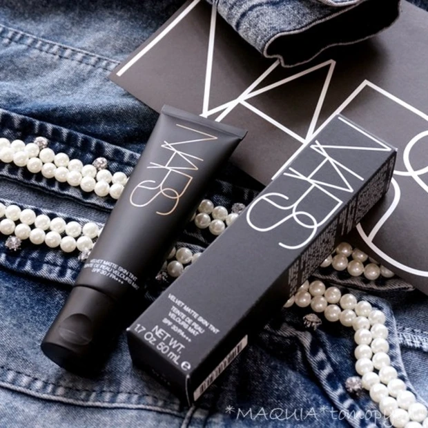 下地不要、簡単に洗練美肌の完成！NARSの新ファンデ◆ベルベットマットスキンティント◆