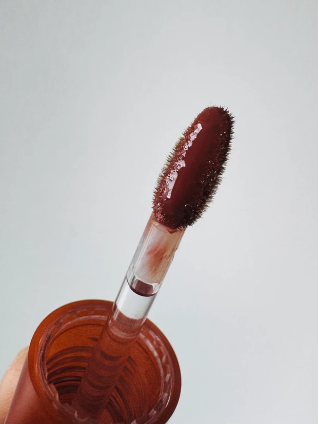 b idolのちゅるるんグロス 02 お泊まりピーチ