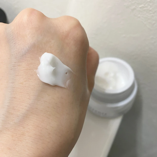 「美白」と「シワ」どちらも集中ケアしたいならドレススノー！_3_3