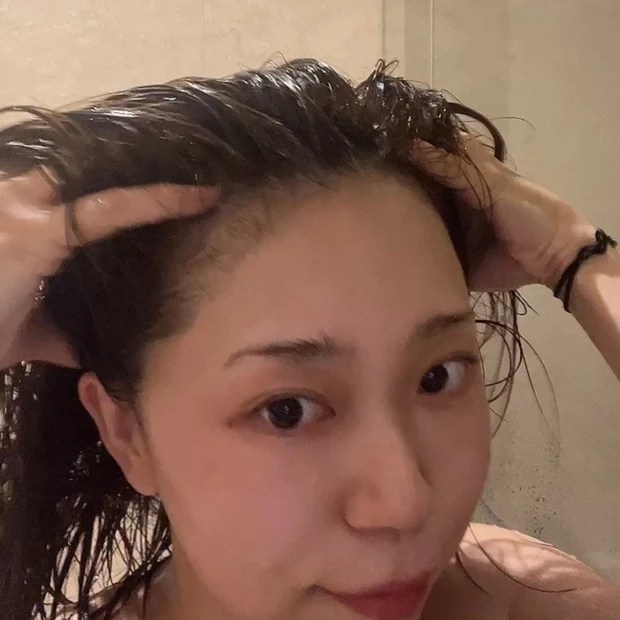 頭皮 頭皮ケア ヘアケア 皮脂づまり 頭皮の臭い 頭のコリ たるみ対策 小顔効果 davines ダヴィネス レットイットゴーサイクル  maquiaonline maquia マキアブロガー MAQUIAエキスパート Anna