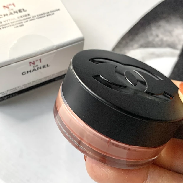 新作コスメ2022 N°1(ヌメロアン)ドゥ シャネル リップ＆チーク ボーム 3 - VITAL BEIGE(ヴァイタル ベージュ) 