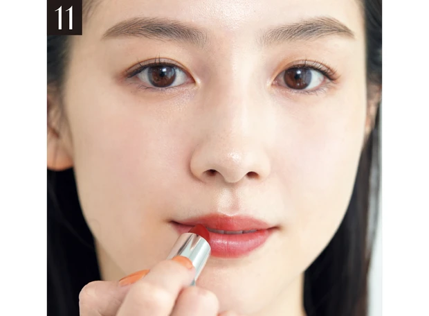 桜庭ななみさんのセルフメイクプロセス11