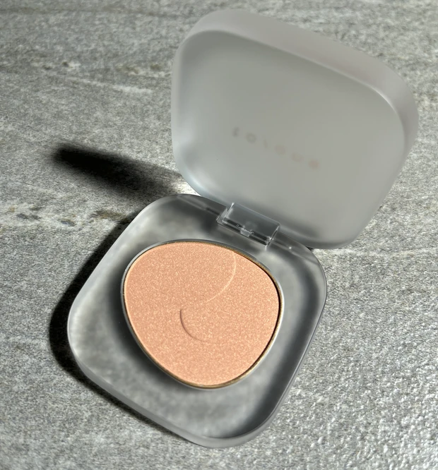 to/one トーン　ペタルフロートブラッシュ ハイライト　チーク　アイシャドウ　EX03 イエベ　口コミ