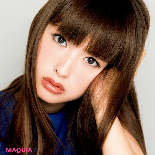 この秋、ハッとさせるのはこんなメイク。潜ませラインで、狙うは二面性のある…