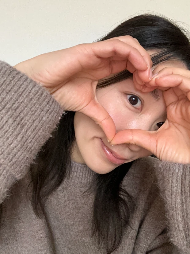 ポアレス肌　poreless primer プライマー　イニスフリー　ノーセバム ブラープライマー