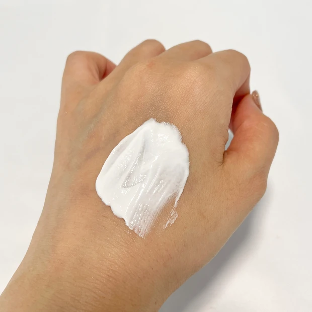 田中みな実　ハンドケア　 アトリックス ビューティーチャージプレミアム 瞬感つや美肌（桜の香り