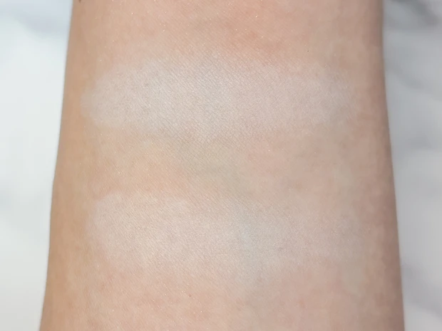 〈セザンヌ・キャンメイク・シピシピ〉質感で選ぶ、優秀プチプラハイライト3選｜なりたい印象別に使い分け！_10