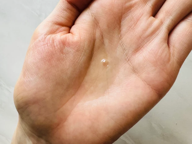 ポーラ ホワイトショットのフェイシャルセラムのテクスチャー