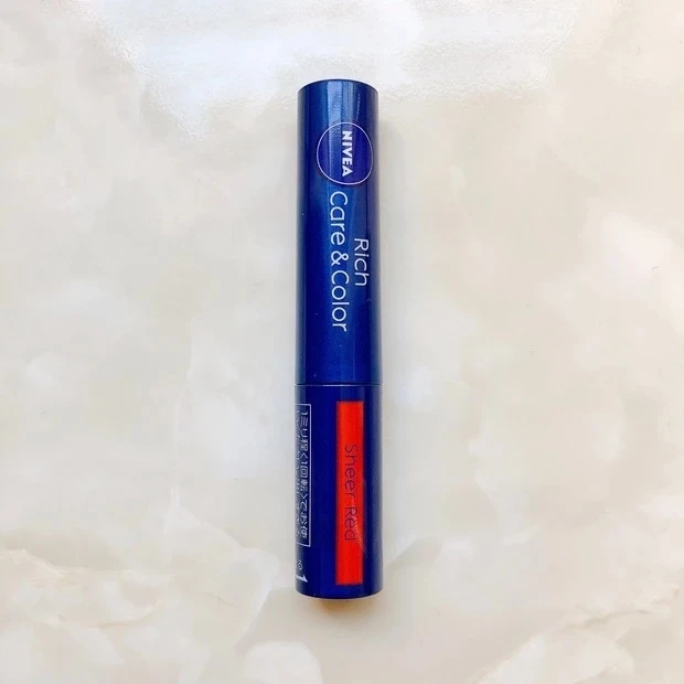 Ayakoさんおすすめのリップバーム&リップクリーム_NIVEA ニベア リッチケア&カラーリップ シアーレッド_1
