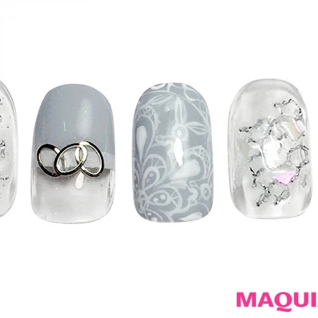 グレーでシックに、洗練された大人の「レースネイル」