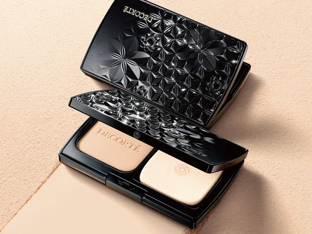 【コスメデコルテ】大人気の「ZEN WEAR」シリーズから薄膜カバーのパウダーファンデーションが登場