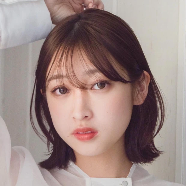 ボブ　ロブ　ヘア　髪型　ヘアスタイル　大人　前髪あり　30代　40代