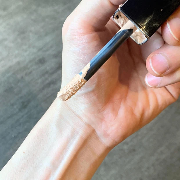 フォーエヴァー スキン コレクト コンシーラー 