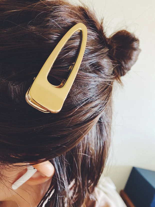 【2020年秋のヘアカラー・アレンジ】ショートやボブのヘアアレンジが苦手な人必見！おしゃれ見えする質感とヘアアクセサリーで髪は盛る！_4_2