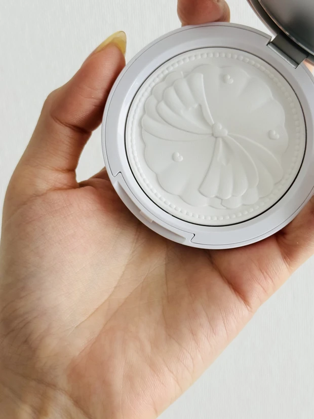 CANMAKEのクリアヴェールセッティングパウダーの使用イメージ