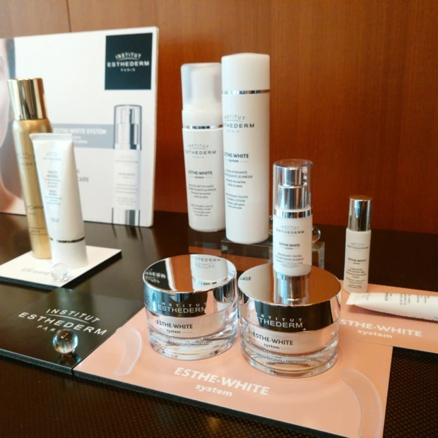 エステダム新製品発表会。エイジングケアも叶う保湿力しっかりな美白ライン『エステ・ホワイト システム』登場！