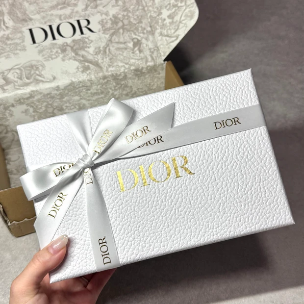 DIOR ディオール 公式オンラインショップで購入