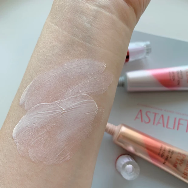 肌質・なりたい肌で選べる！ASTALIFT［アスタリフト］D-UVクリア２種の使用感・仕上がり・違いをスウォッチ多めでレビュー
_8_3