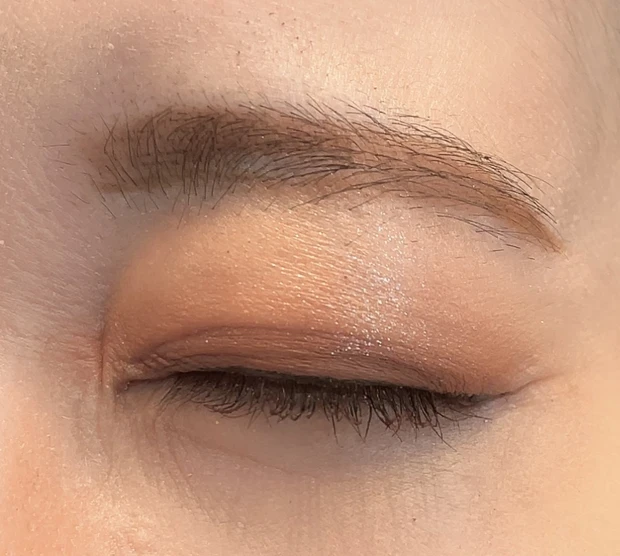 メロウアイパレットBR02のメイク②