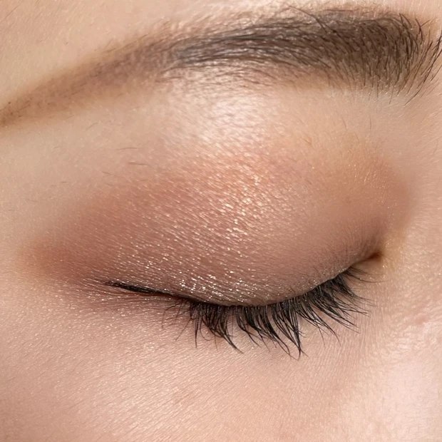 【貴族シャドウ登場】エルメスから待望の新作アイシャドウが登場！パッケージ･付属ブラシ、全てにおいて溢れる高級感_5_1