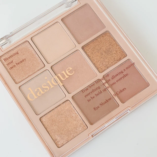 デイジーク アイシャドウパレット 03 ヌードポーション