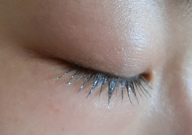 sopo(ソポ)カラーマスカラ 05 ダイアモンド 着画