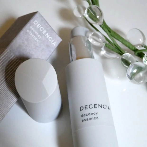睡眠不足が原因の肌荒れ対策にも!敏感肌美容液に革命的進化。「DECENCIA」ストレスにも打ち勝つ頼もしい成分。